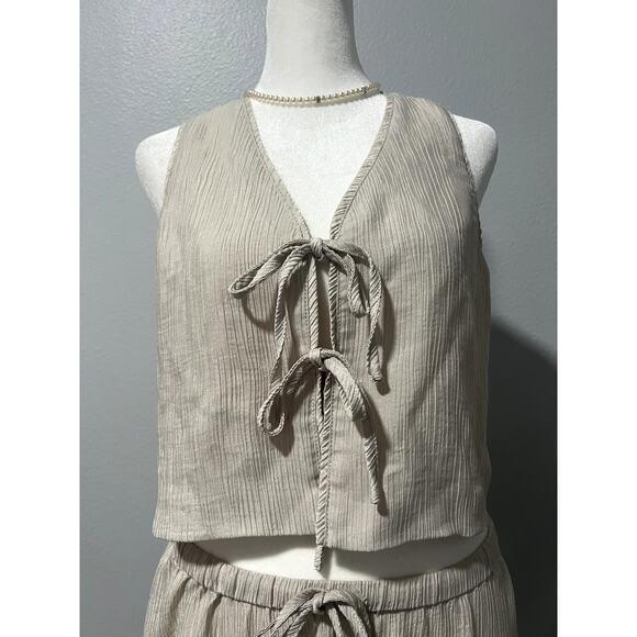 Forever 21 Ribbon Sleeve Blouse - Picture 2 of 5